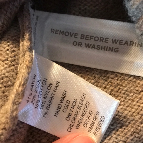 Loft amazing stone work detail on this sweater - Picture 6 of 6